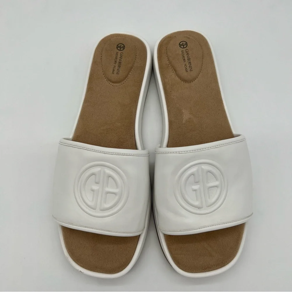 Giani Bernini White and Brown Slide Sandals